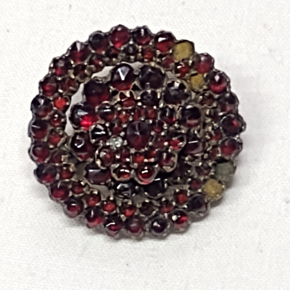 Elegant Antique Garnet Brooch